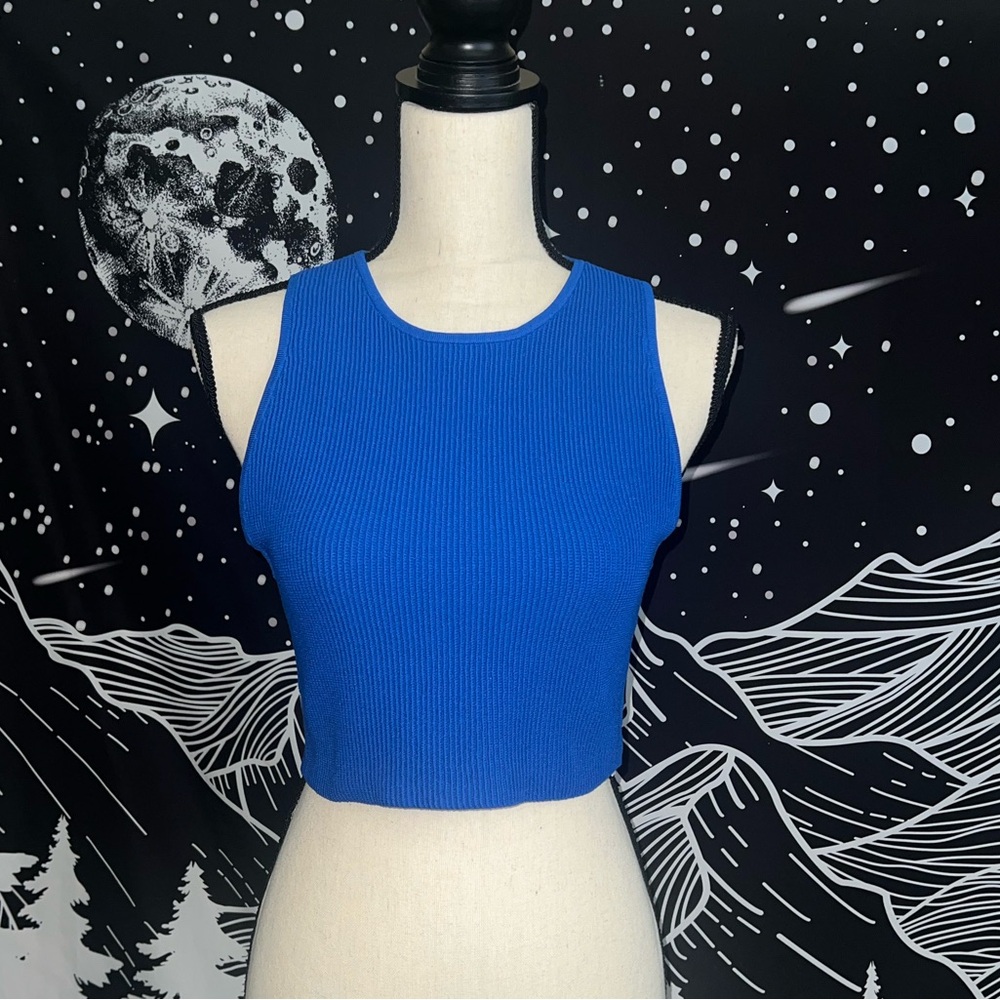 Aritzia Sculpt Knit Racer Cropped Tank